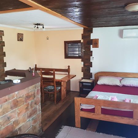 Apartmani Jankovic ヴルドニーク エクステリア 写真
