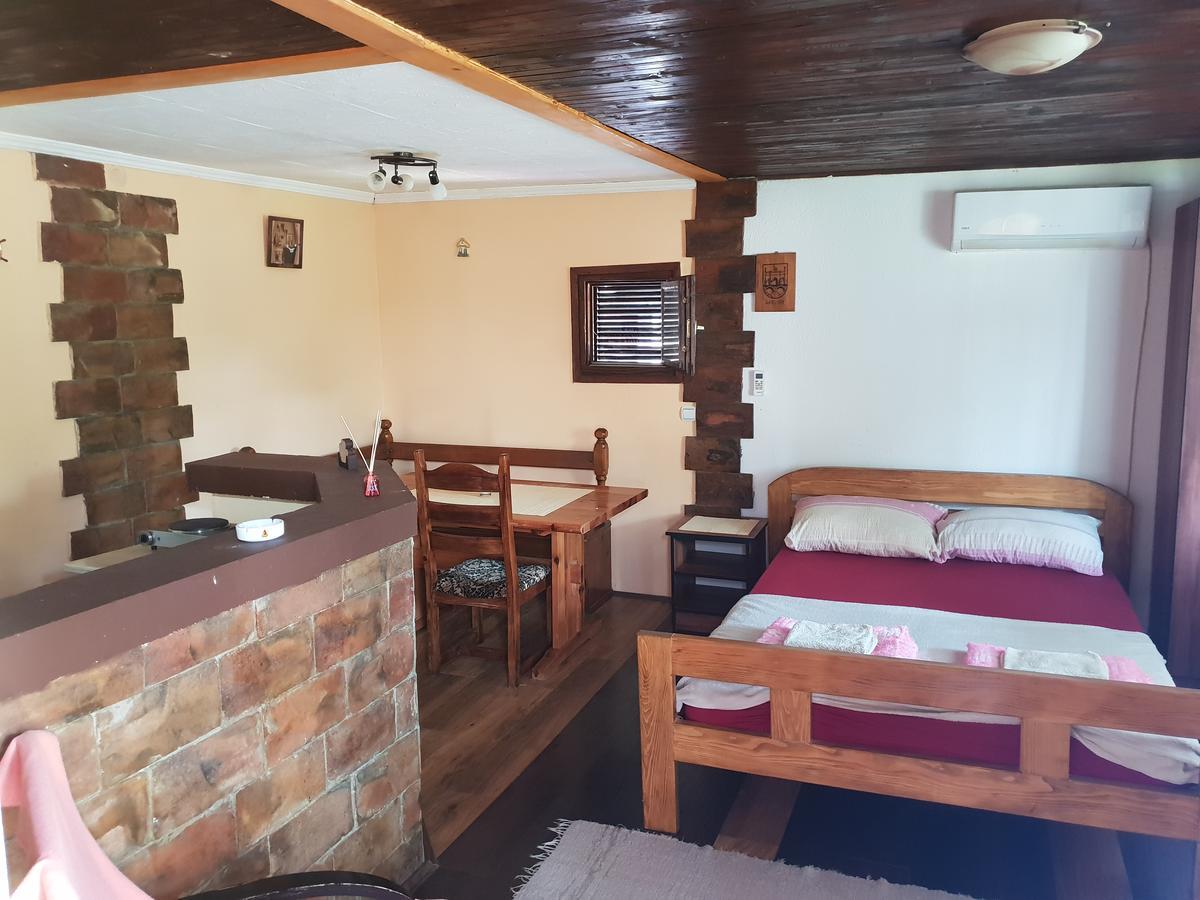 Apartmani Jankovic ヴルドニーク エクステリア 写真